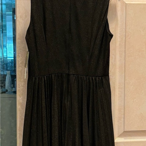 Taylor tiered dress size 6 nwt - Picture 4 of 5